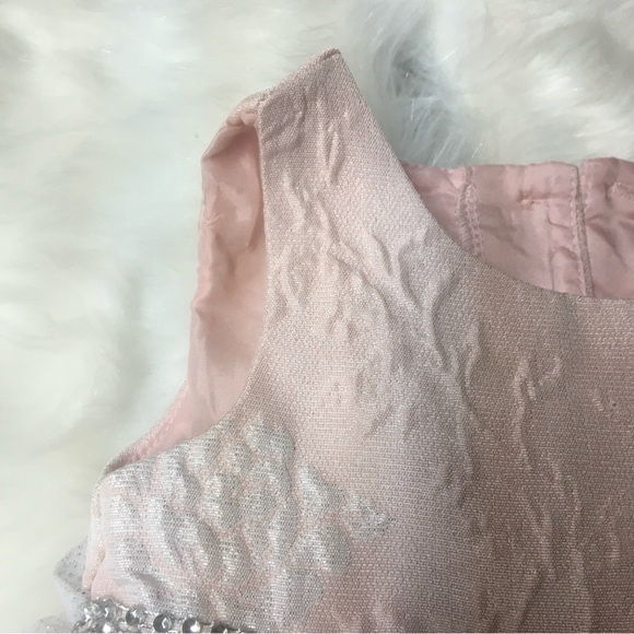 Elegant Pink and White Baby Dress with Rhinestone Detail - Picture 5 of 7